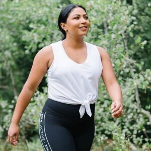 Zyia White Front Tie T Size Medium